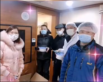 如意餛飩常州薛家新怡華店昨晚為治安管理人員、高速路口、路邊卡口、醫院送去熱...